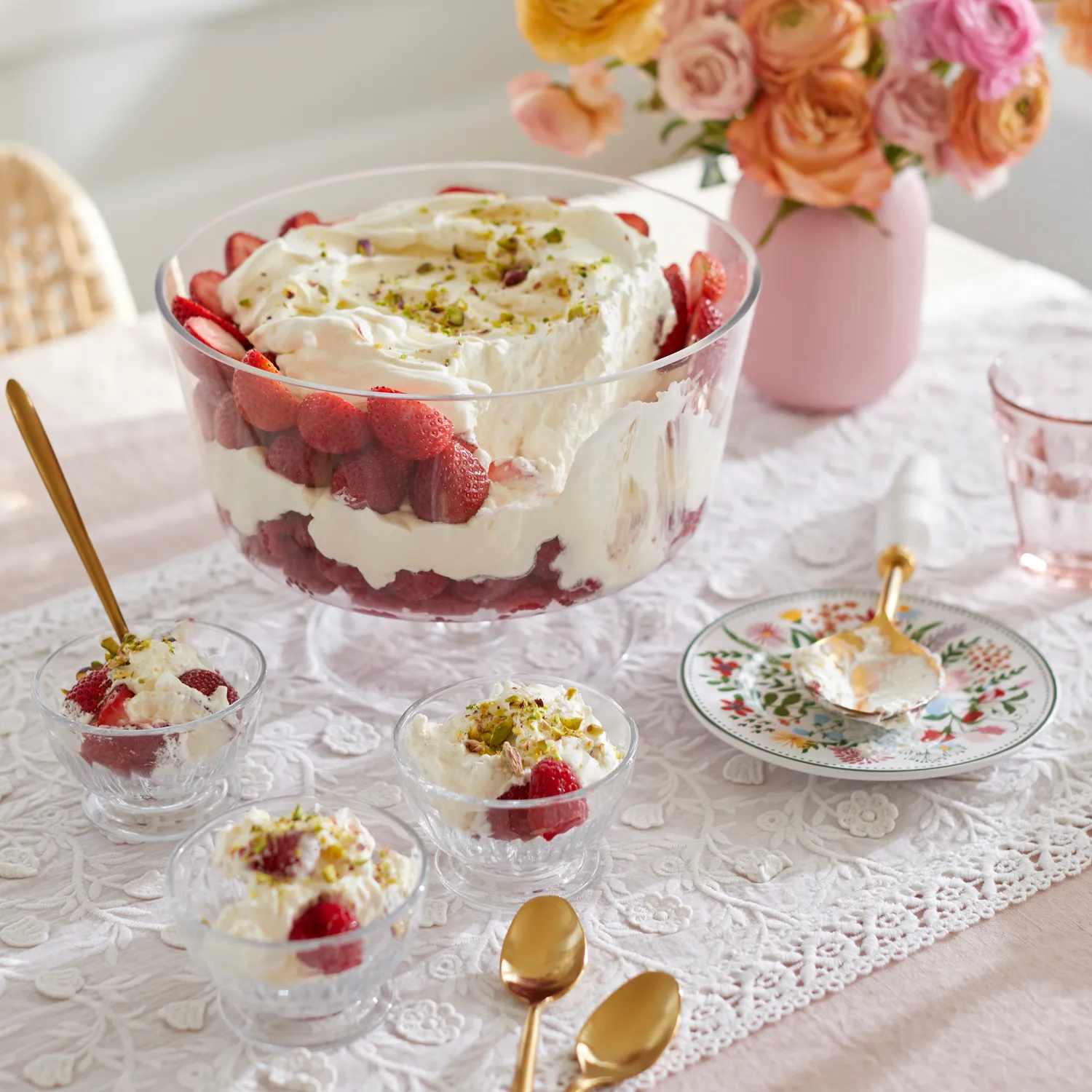 Sur La Table Fleur Lace Runner