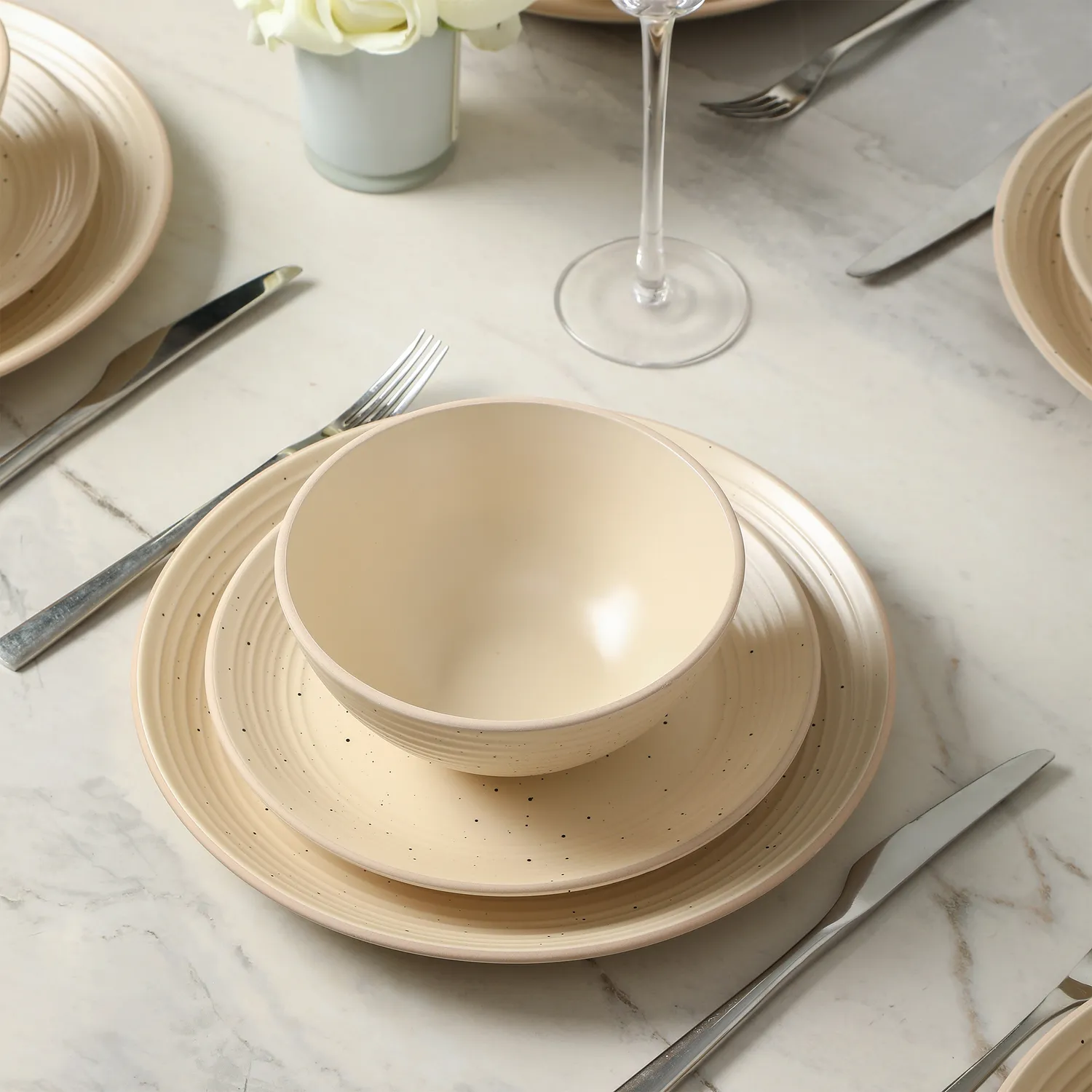 Stone Lain Lauren Stoneware 16-Piece Dinnerware Set