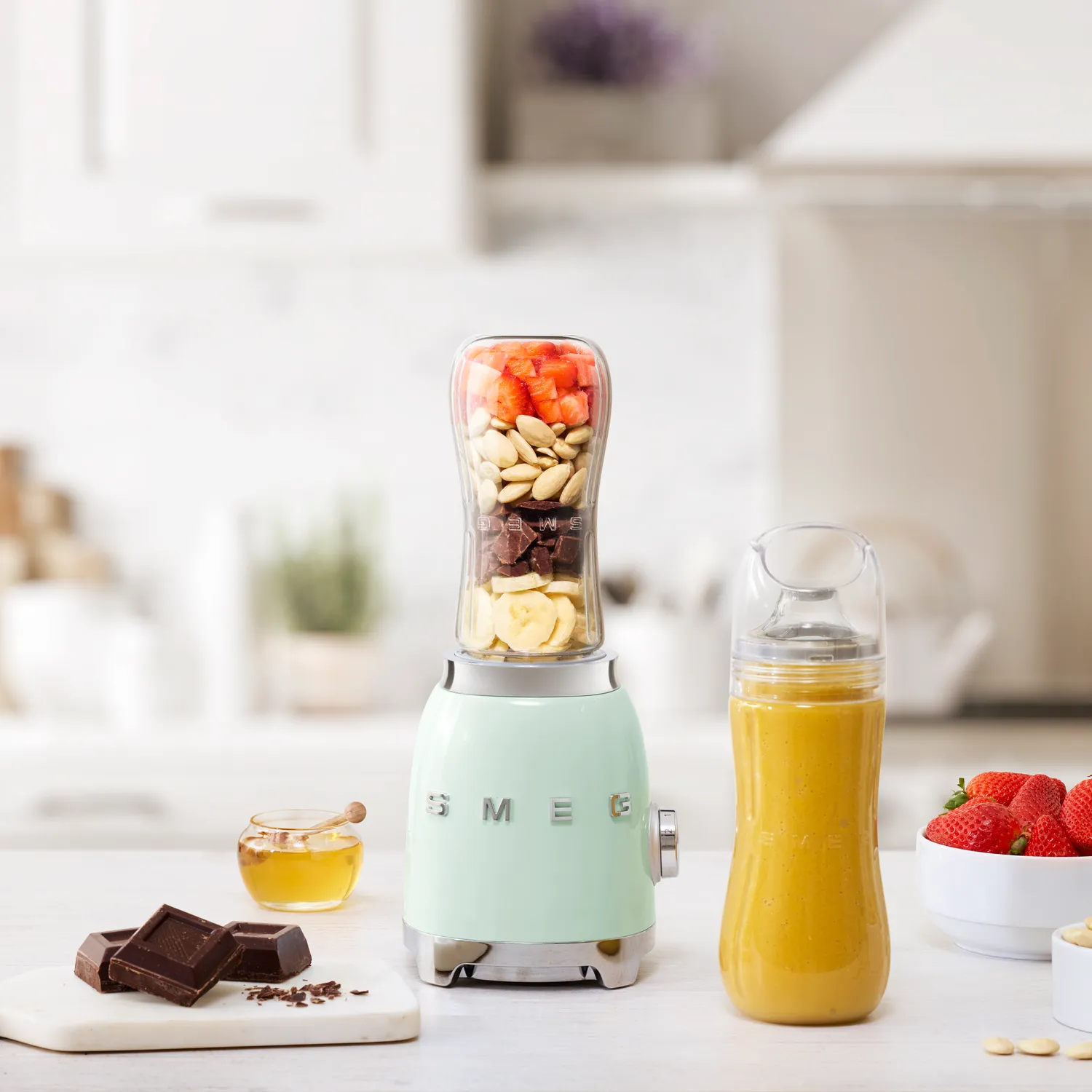 Smeg 50s Retro Style Aesthetic Personal Blender