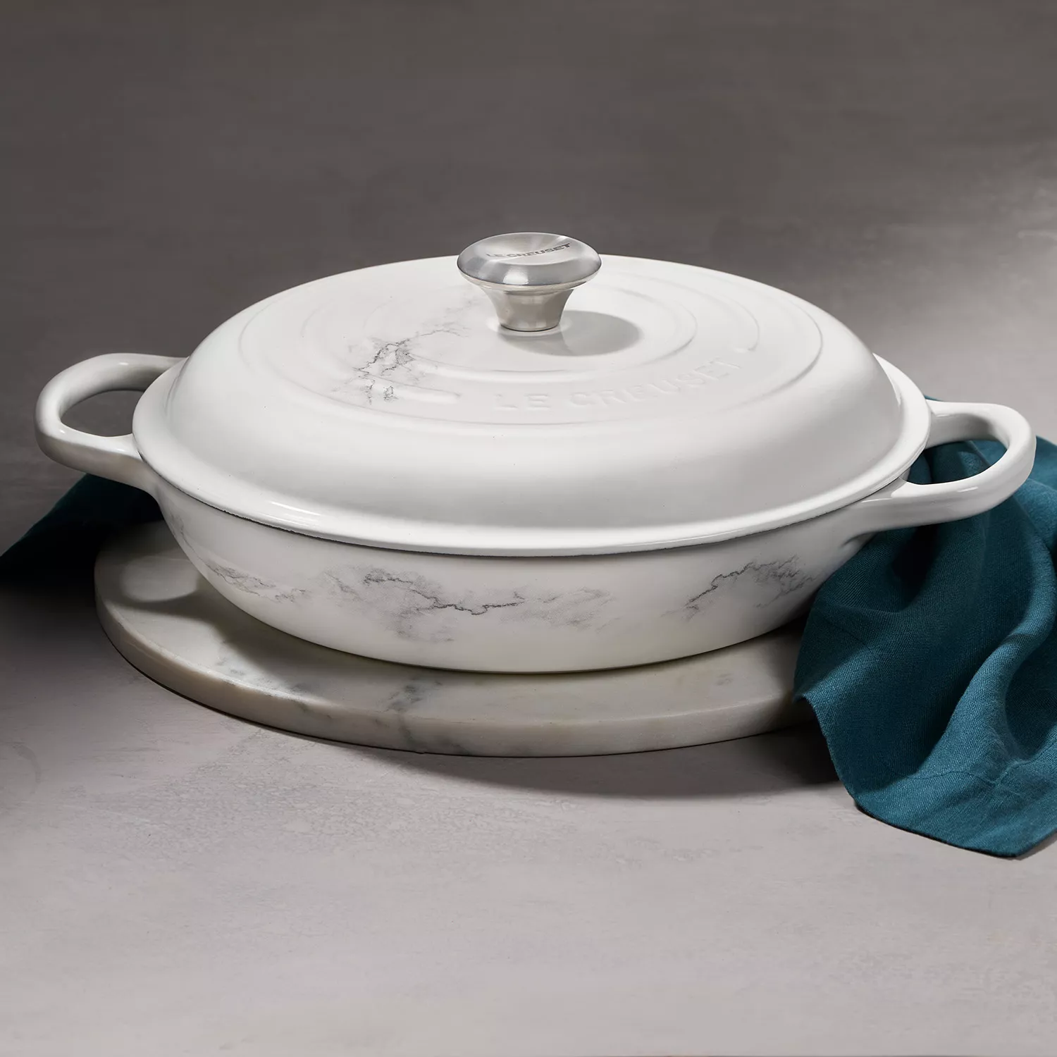 Le Creuset Signature Braiser, 5 qt., Sur La Table