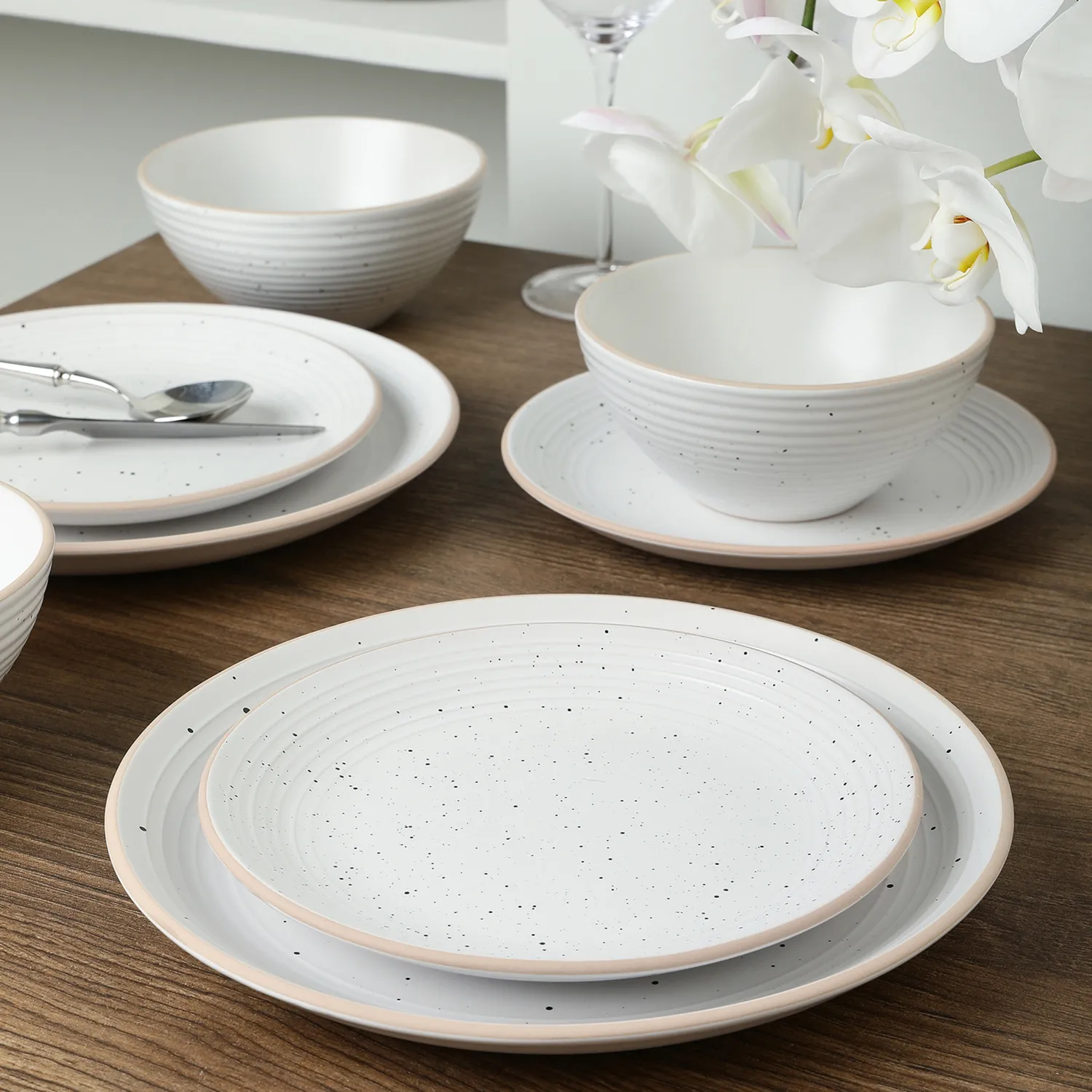 Stone Lain Lauren Stoneware 16-Piece Dinnerware Set