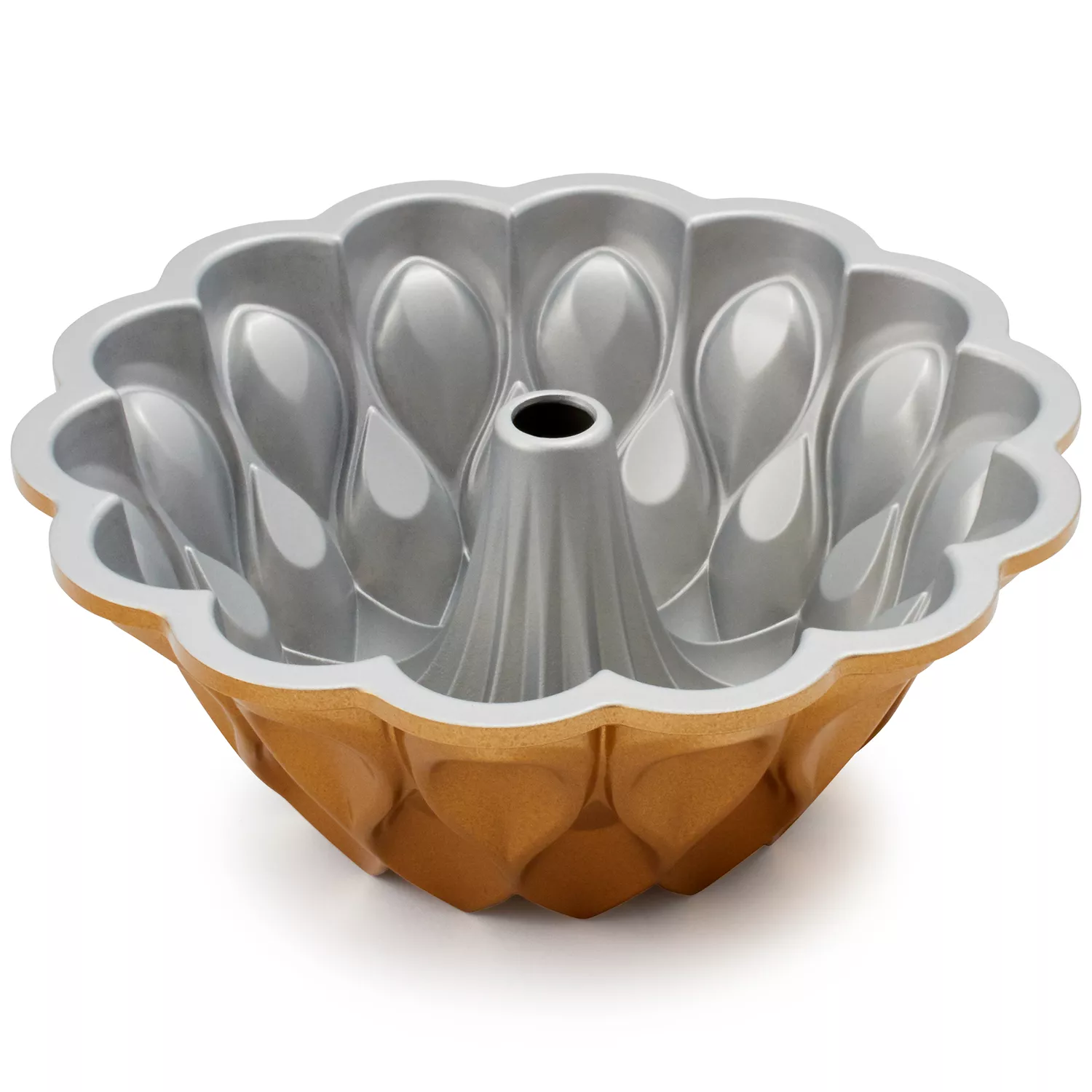 Nordic Ware Crown Bundt Pan