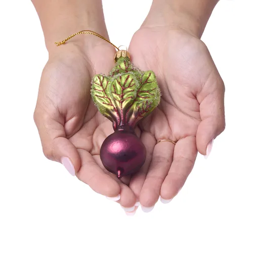 Sur la table Red Beet Ornament