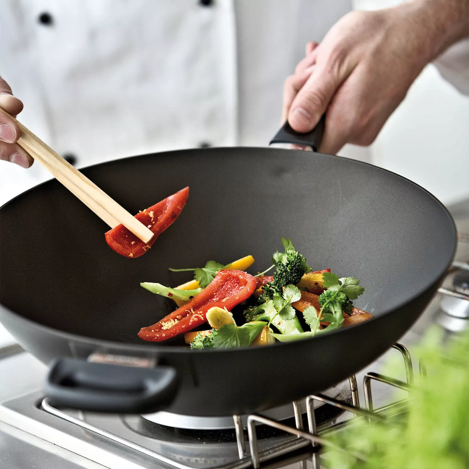Gourmet Chef Stir Fry Wok With Bakelite Riveted Handles - Easy