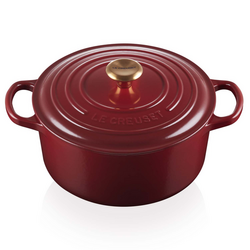 Le Creuset Signature Round Dutch Oven, 5.5 Qt. The Champion of Dutch Ovens!