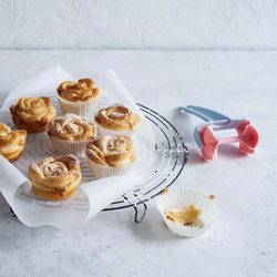 Betty Bossi Rose Pastry Roller