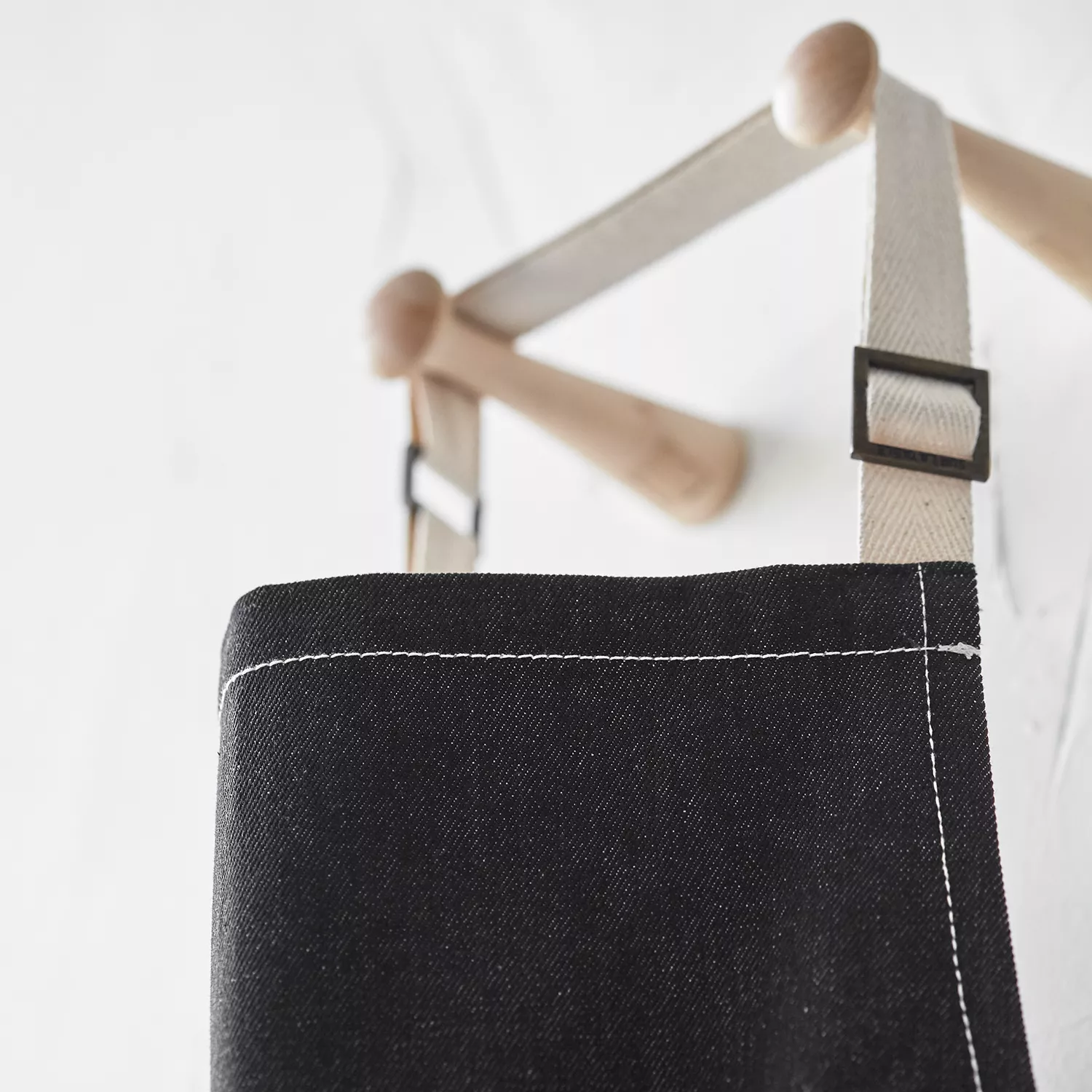 Sur La Table The Chef Signature Apron