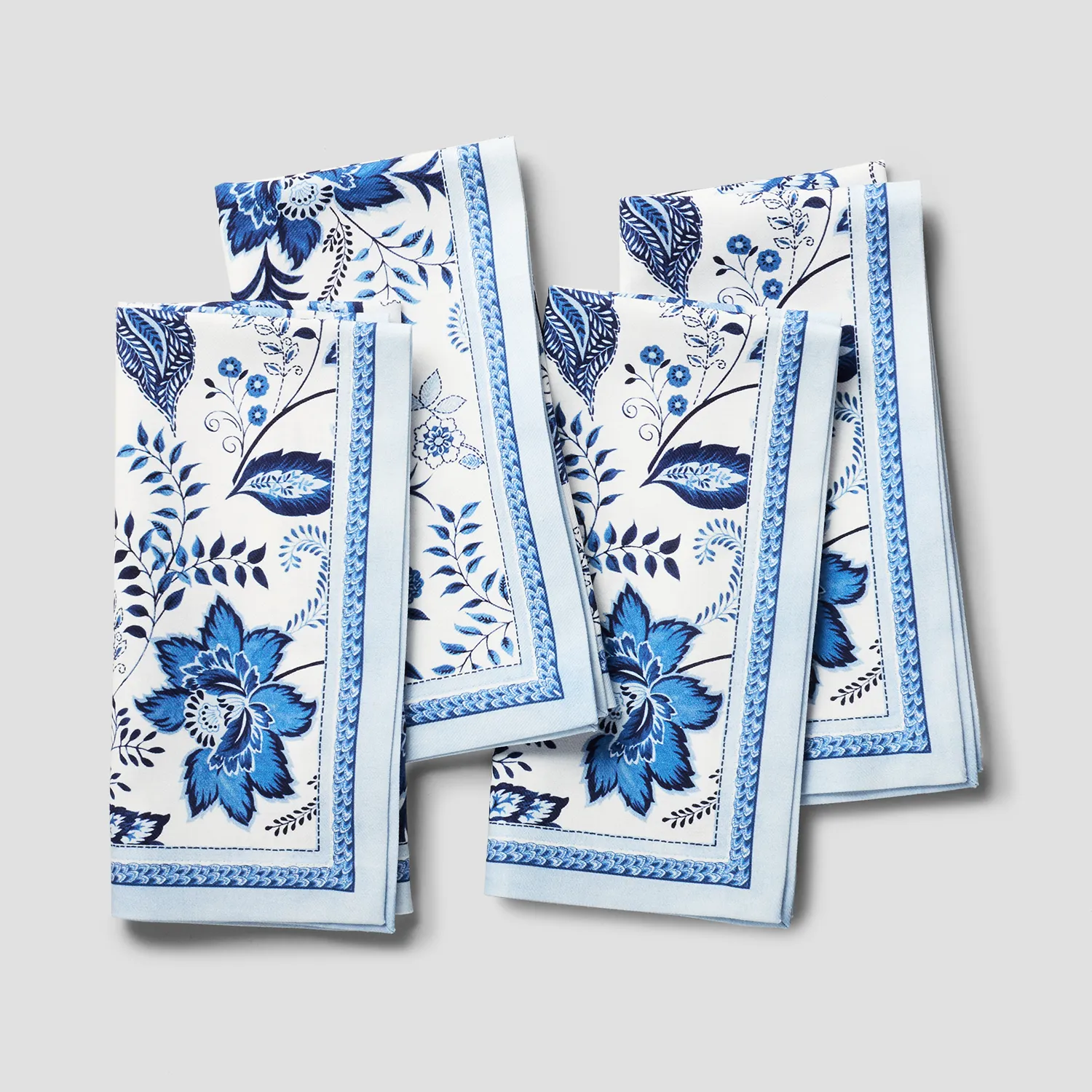 Sur la table Botanical Floral Napkins, Set of 4