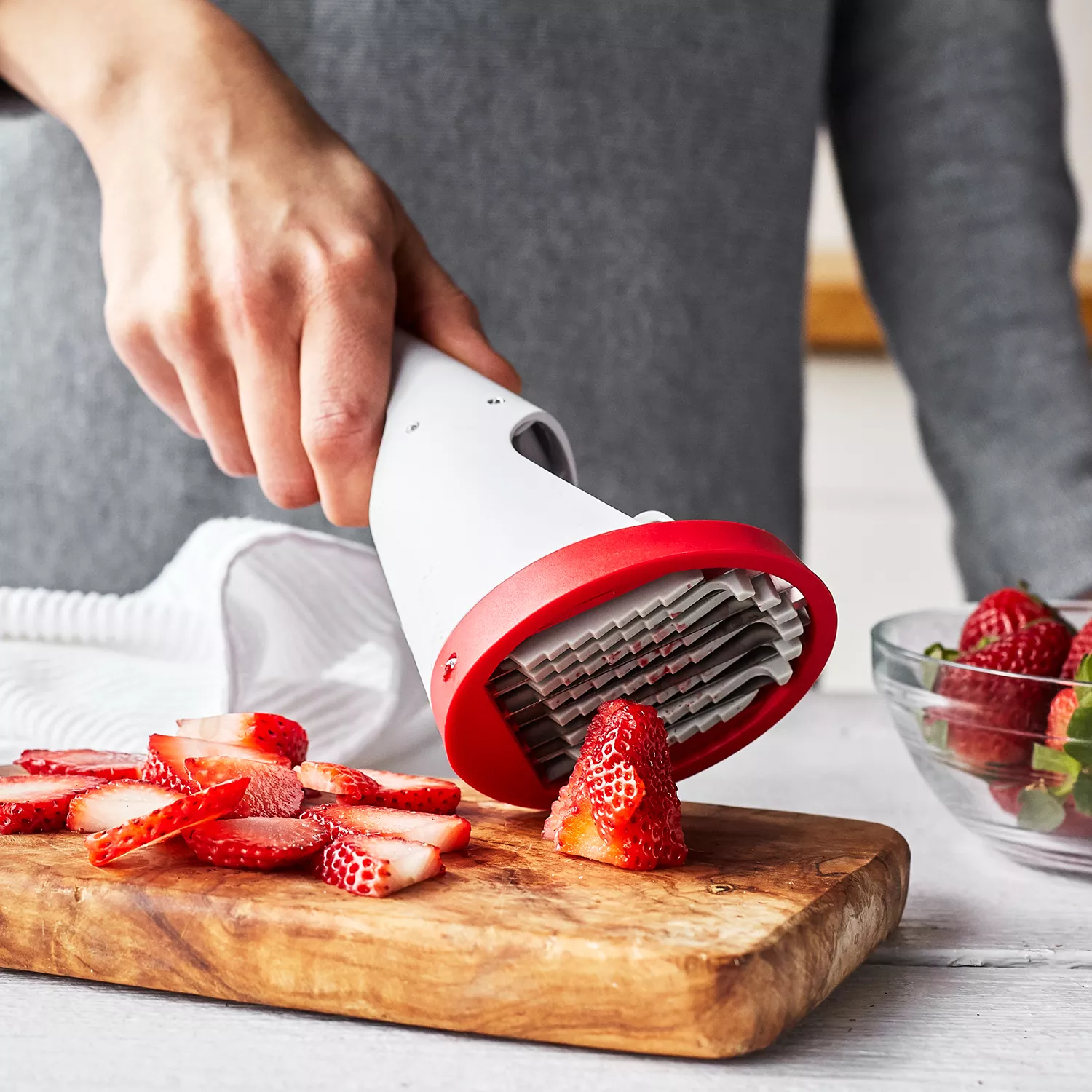 HIC Stainless Steel Blade Strawberry Slicer - Quickly Cut Uniform Slices