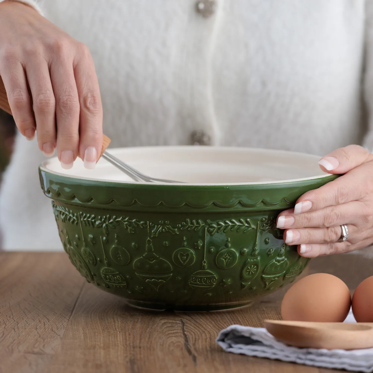 Mason Cash Deck The Halls Green Mixing Bowl, 2.15 qt.