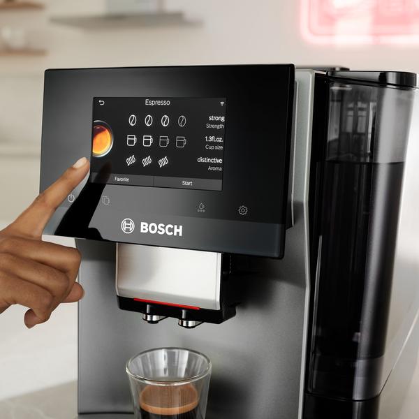 Bosch 800 Series Fully Automatic Espresso Machine with Milk Express Plus, Black - thumbnail 5