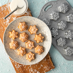 Nordic Ware Snowflake Bites Pan