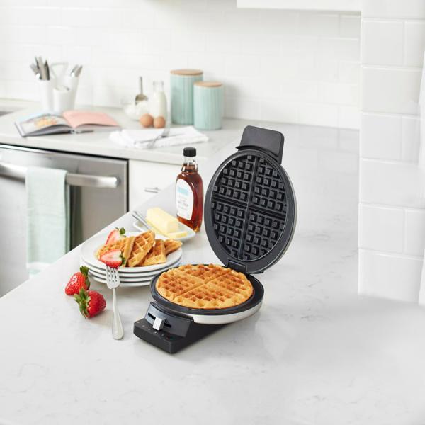 Cuisinart Round Classic Waffle Maker - thumbnail 2