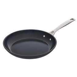 Le Creuset Essential Ceramic Nonstick Shallow Skillet