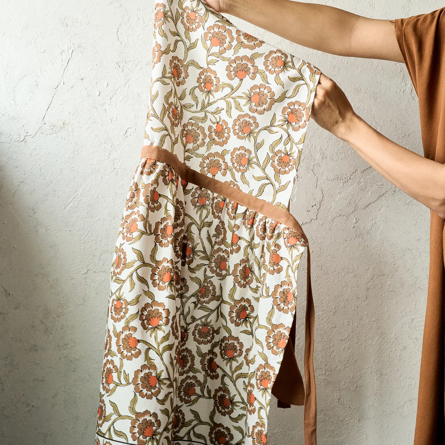 Sur la table Floral Apron