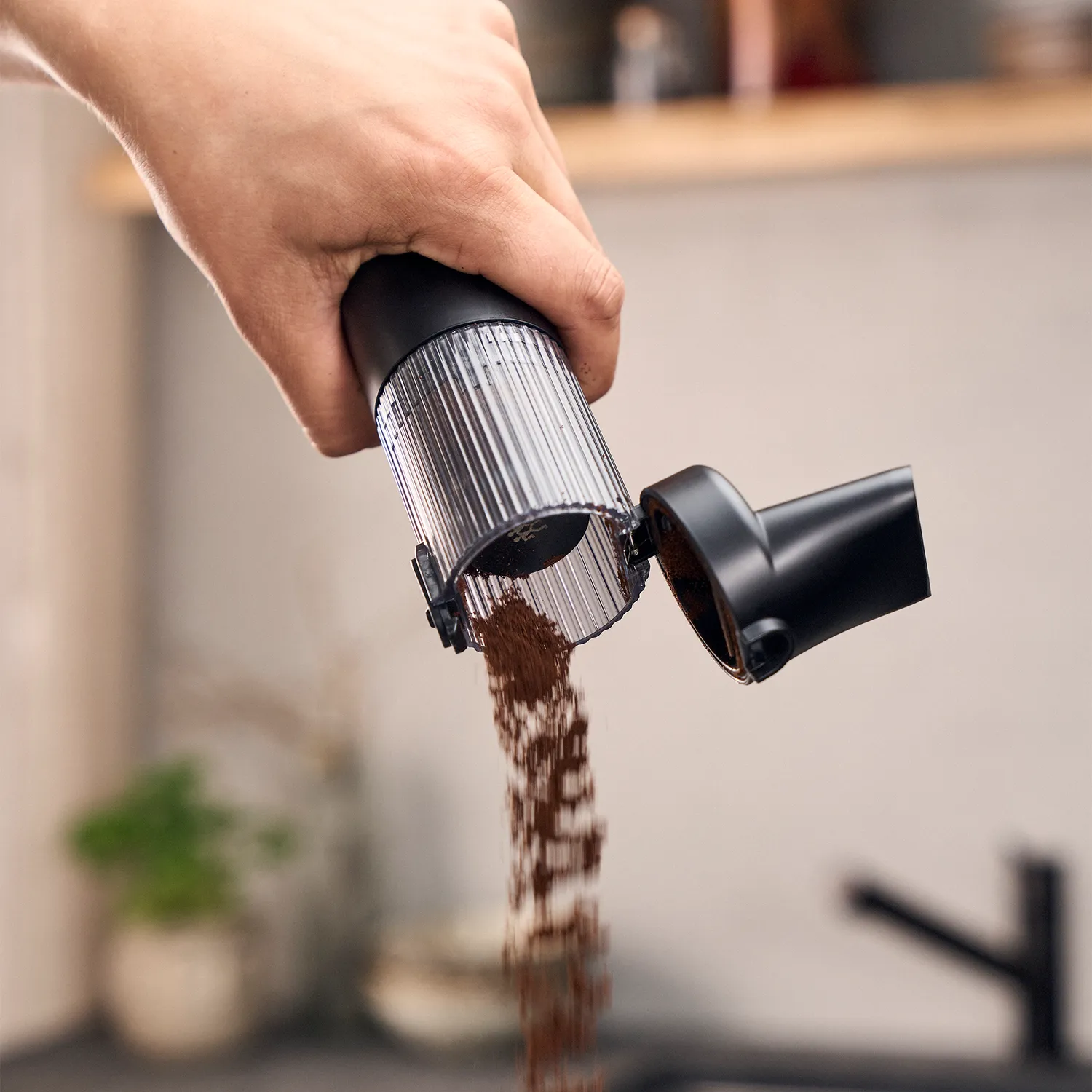 Zwilling Xtend Cordless Hand-Held Vacuum Cleaner