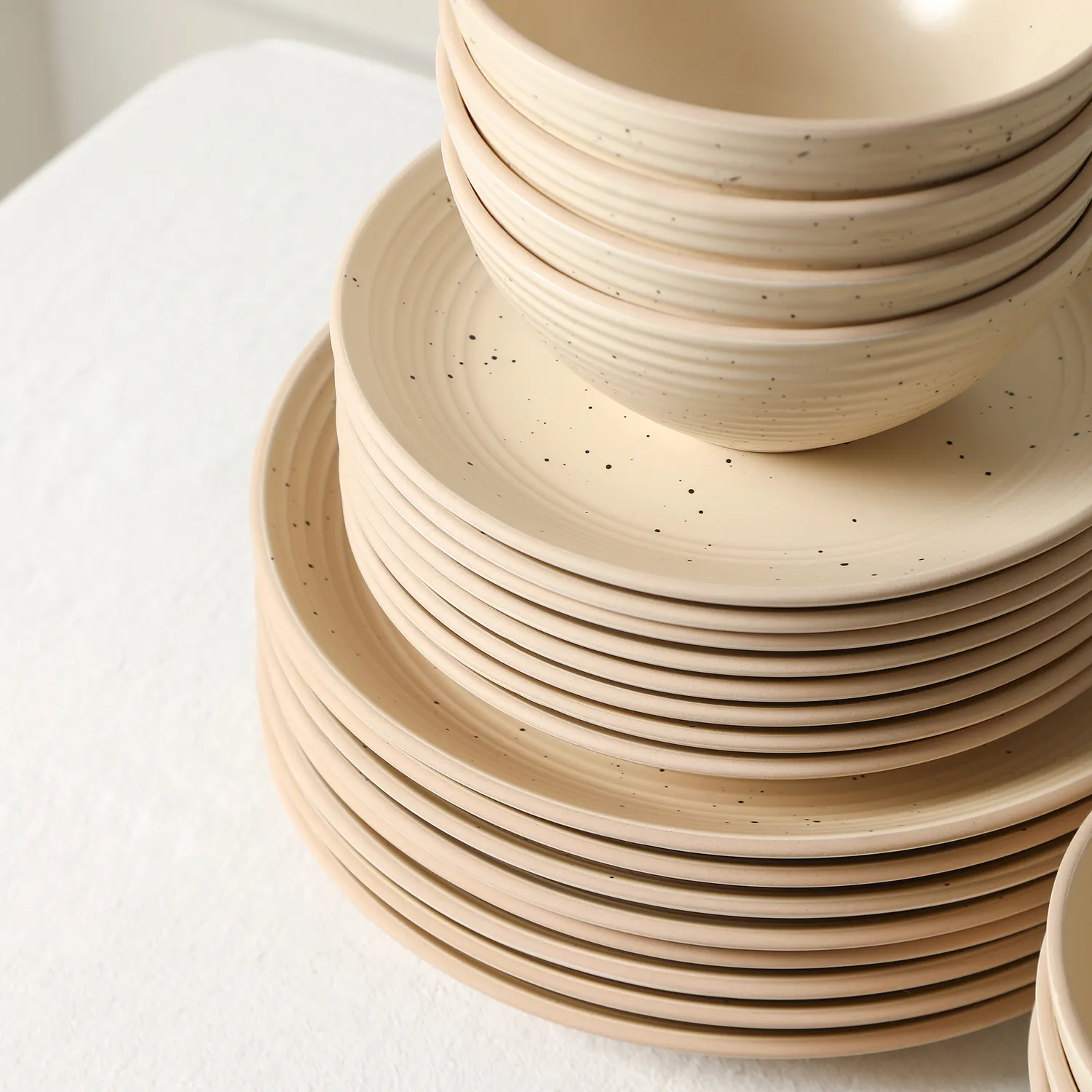 Stone Lain Lauren Stoneware 16-Piece Dinnerware Set