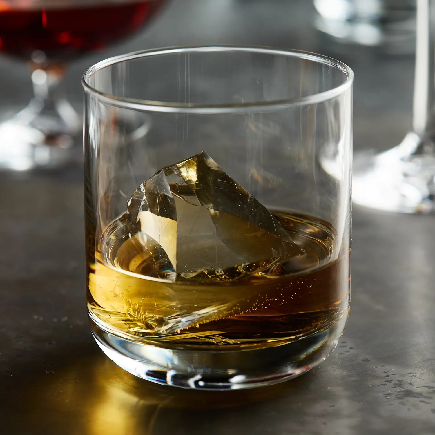 Sur la table Chateau Whiskey Glass