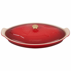 Le Creuset Oval Fish Baker with Lid This is a beautiful piece of cookware