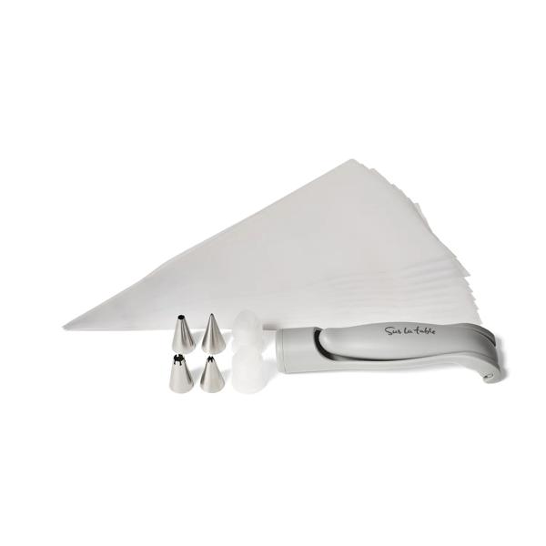 Sur la table 17-Piece Icing Decorating Pen Set