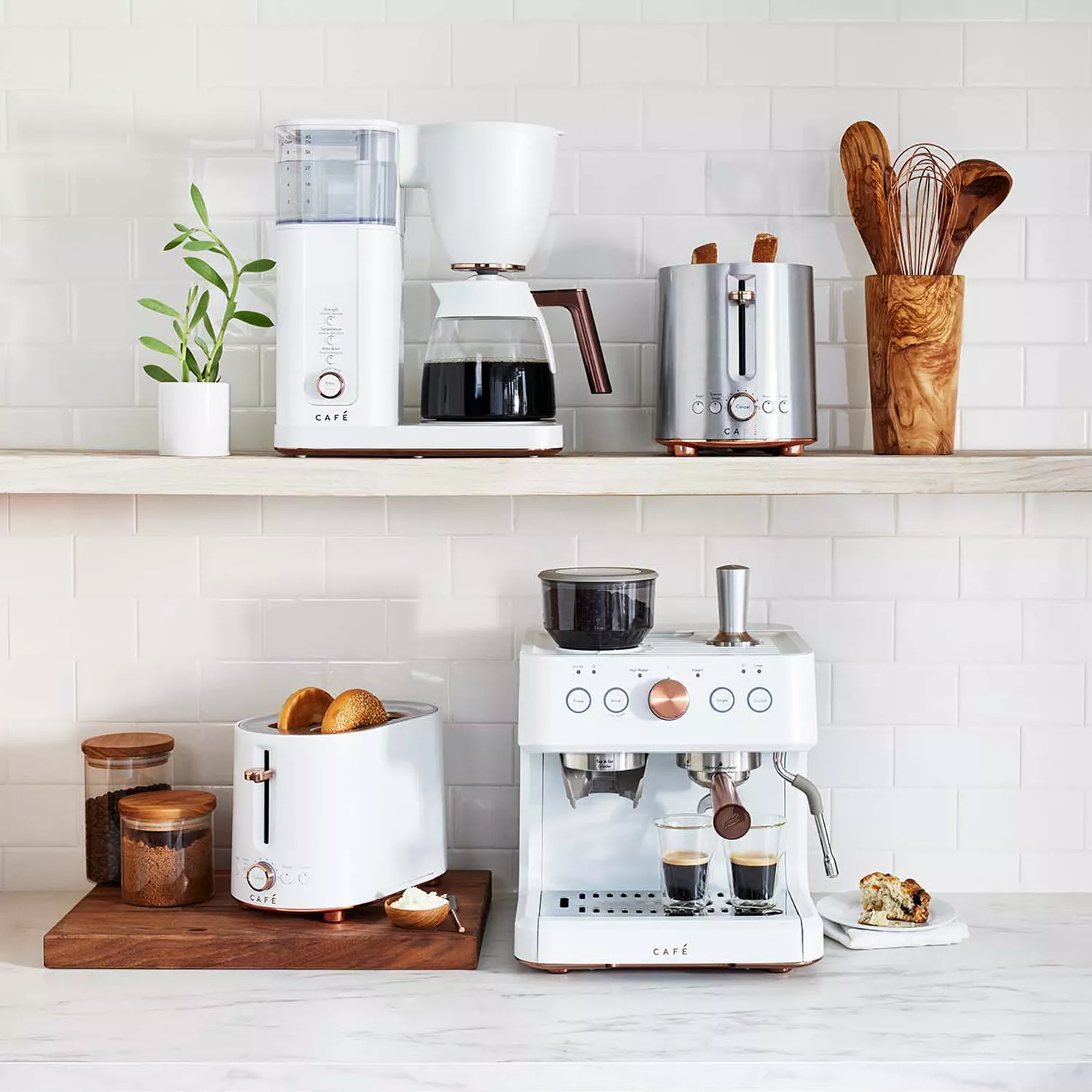 Café™ Express Finish Toaster