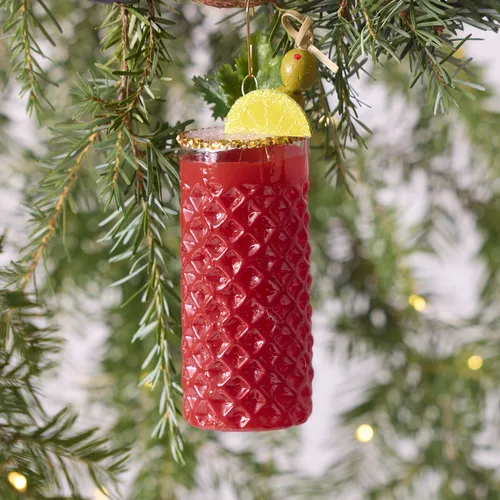 Sur la table Bloody Mary Ornament