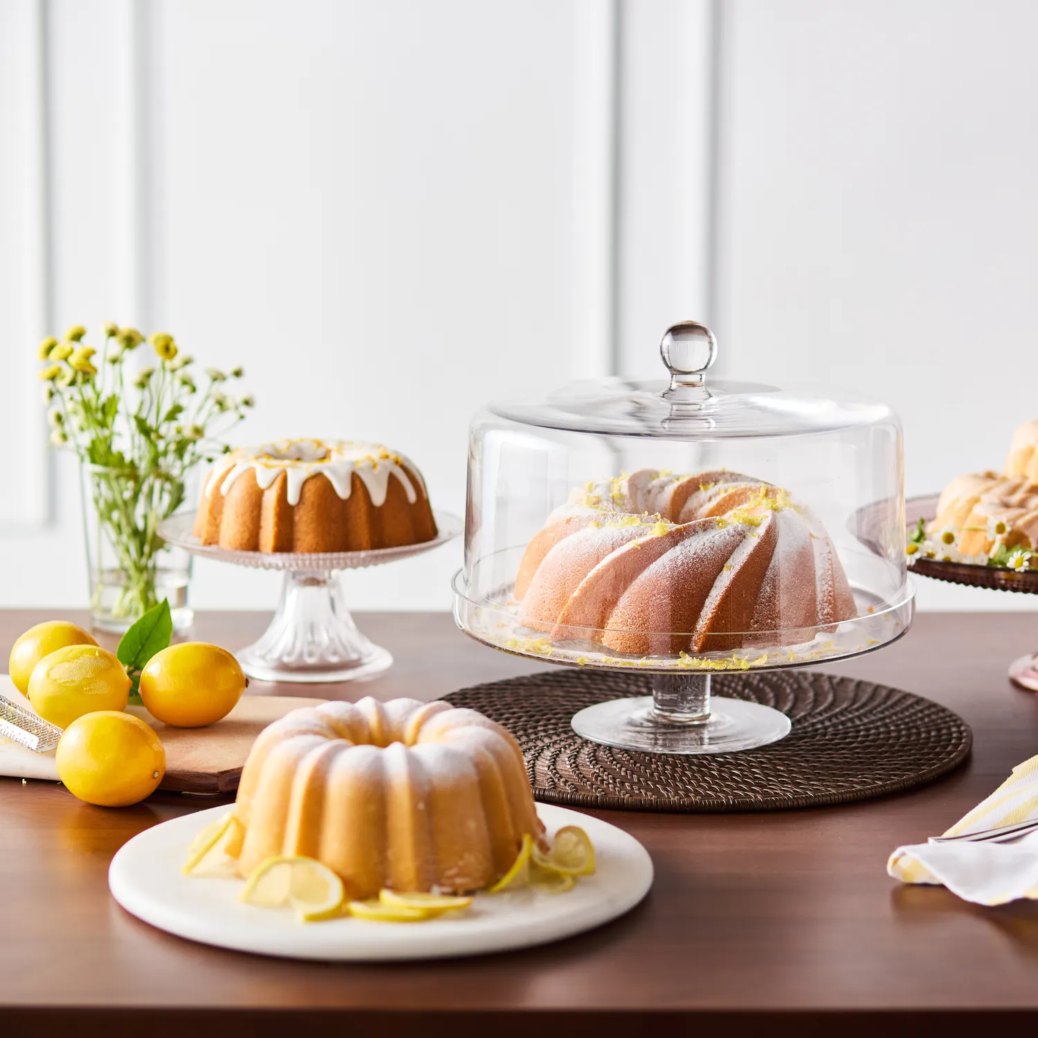 Le Creuset Cake Stand