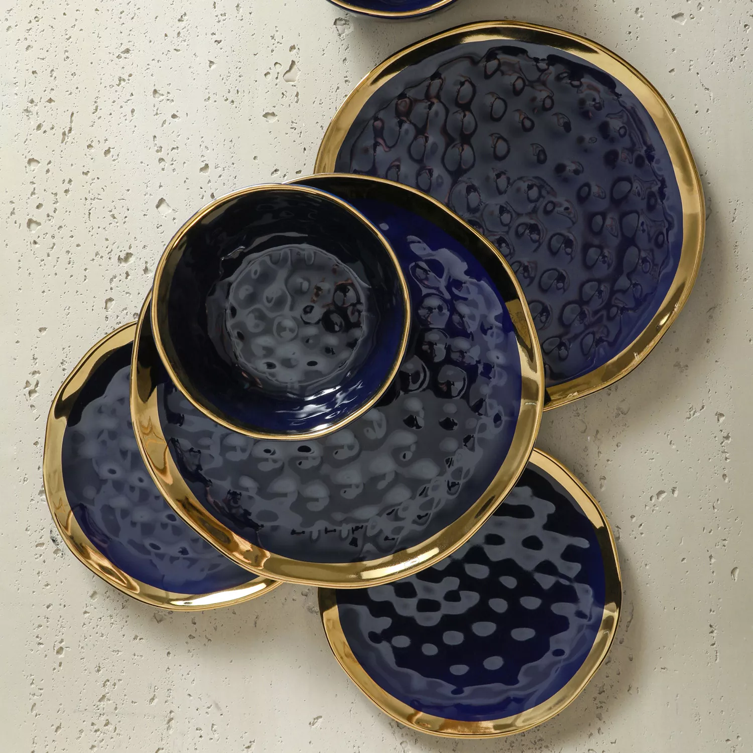 Stone Lain Florian Porcelain 16-Piece Round Dinnerware Set