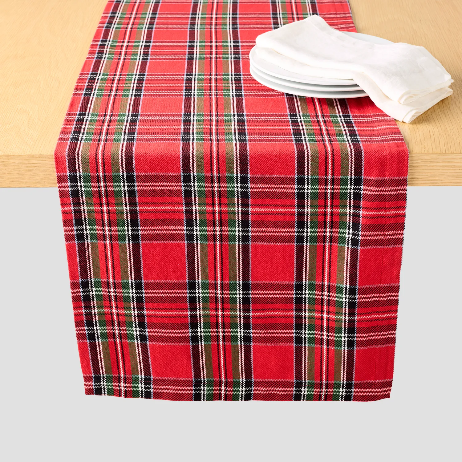 Sur la table Plaid Runner