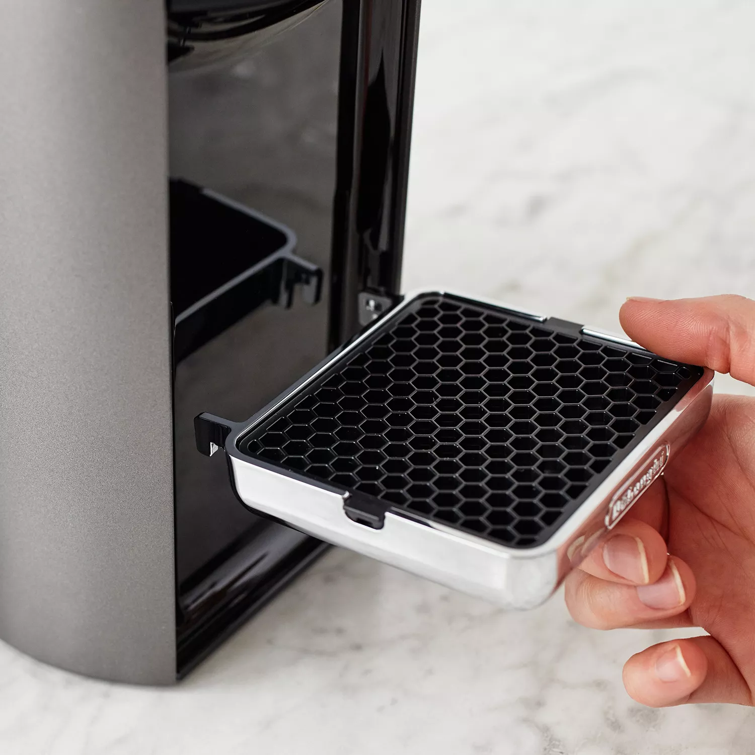 Nespresso Evoluo Deluxe by De&#8217;Longhi with Aeroccino 3 Frother, Titan