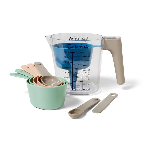 Sur la table Measuring Cups, Set of 9