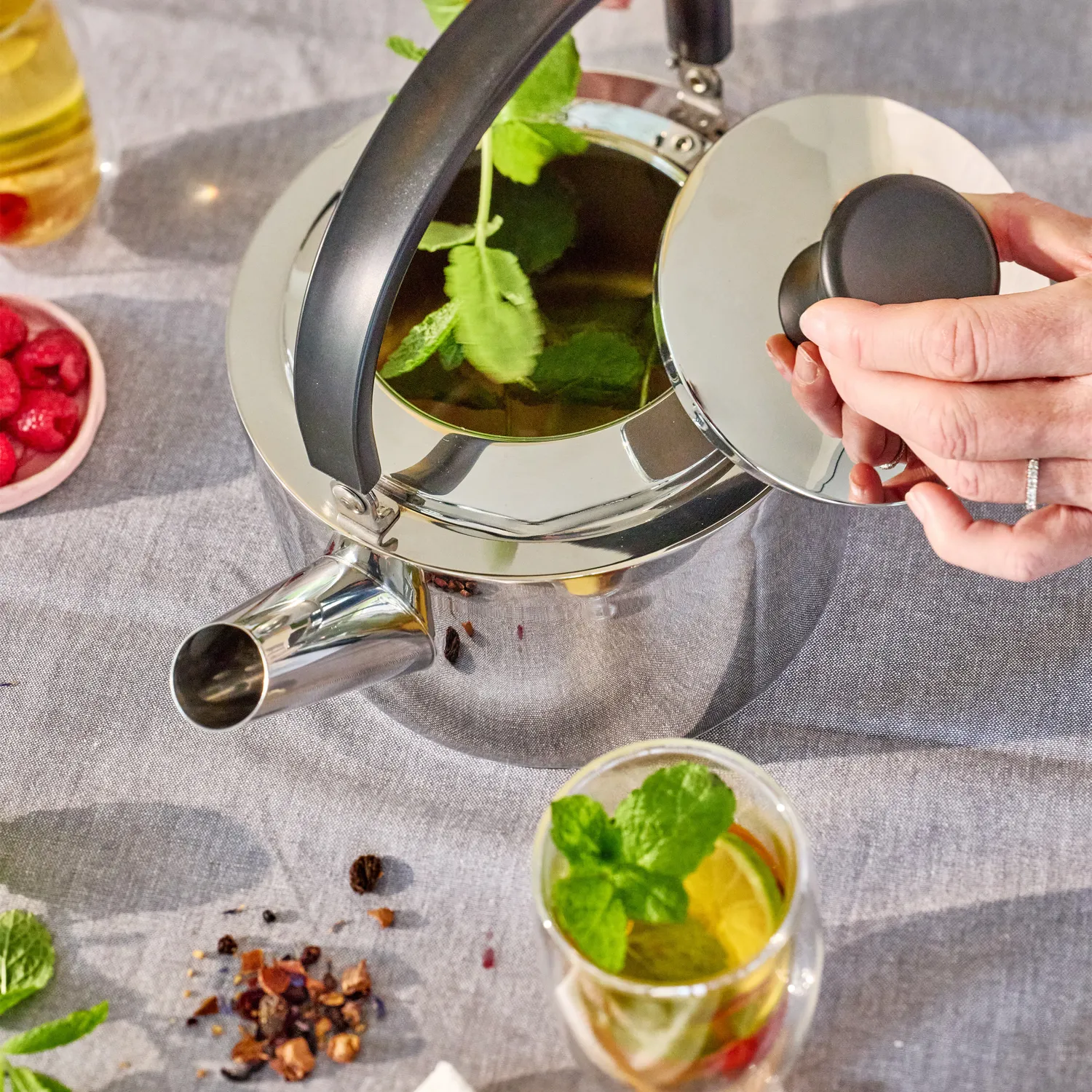 Demeyere Resto3 Stainless Steel Kettle, 4.75 qt.