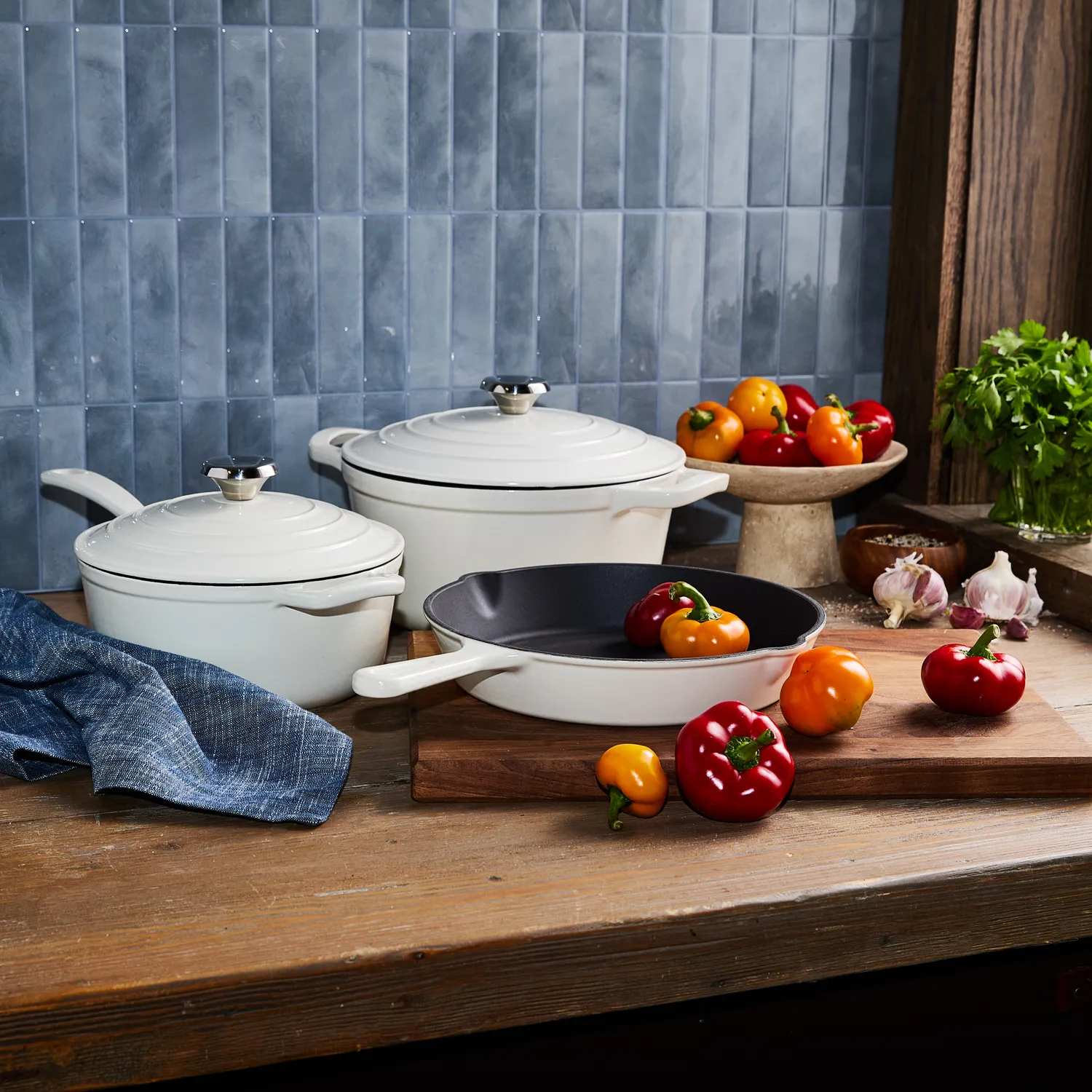 Sur la table Enameled Cast Iron 5-Piece Set