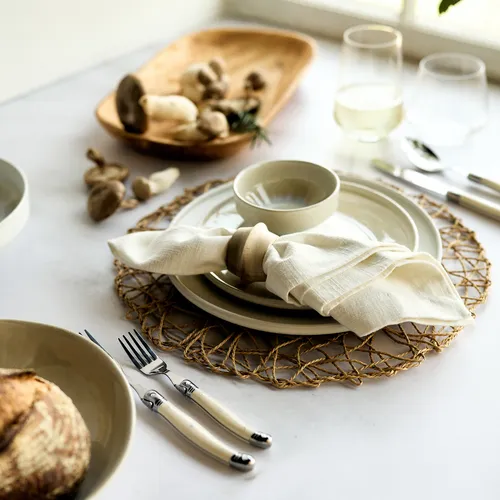 Sur la table Lucent Reactive Glaze Dinner Plate