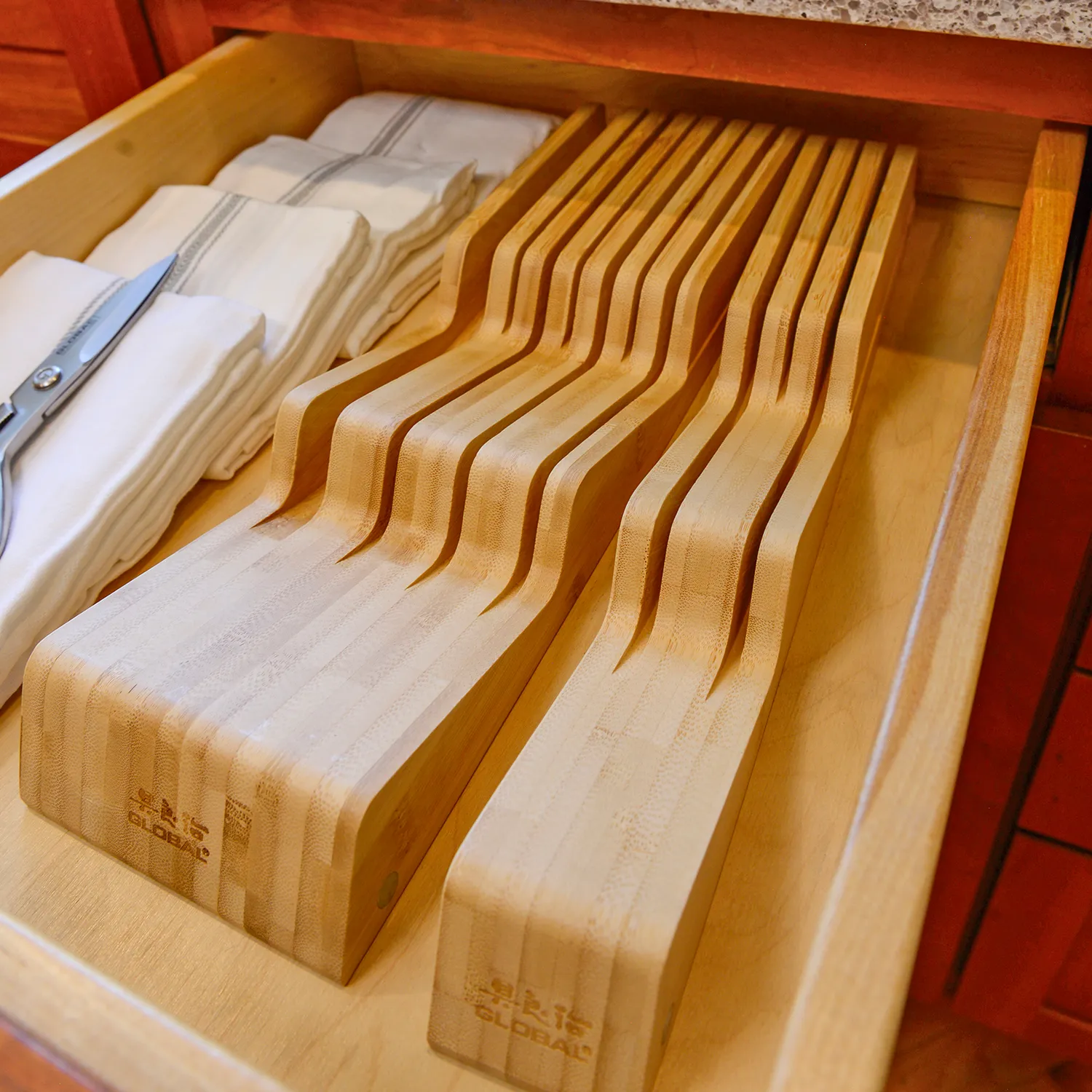 Global Seiso Element In-Drawer Knife Storage