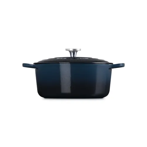 Le Creuset Signature Round Dutch Oven, 7.25 qt.