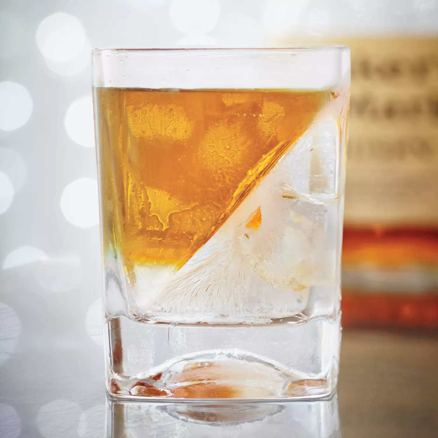 Corkcicle Whisky Wedge glass