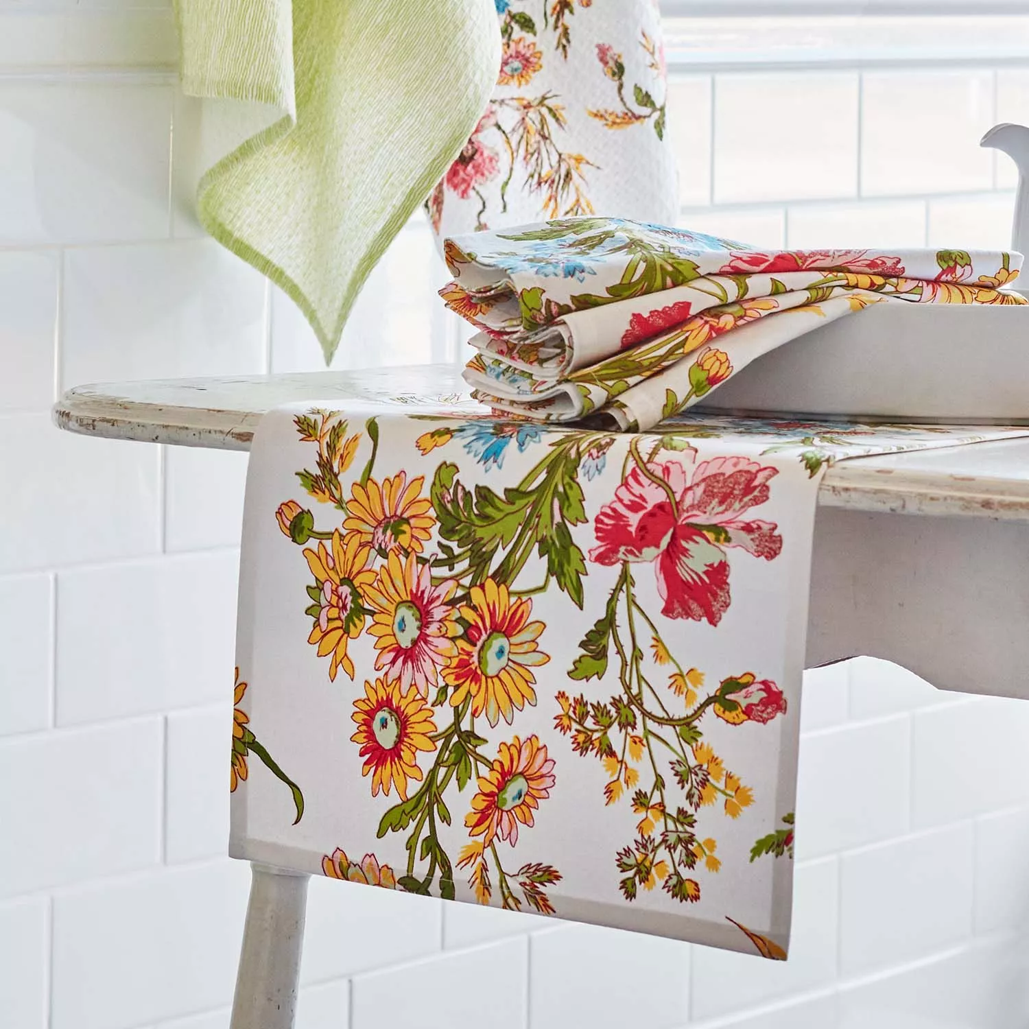 Wildflower Table Runner by April Cornell, 72&#34; x 13&#34;