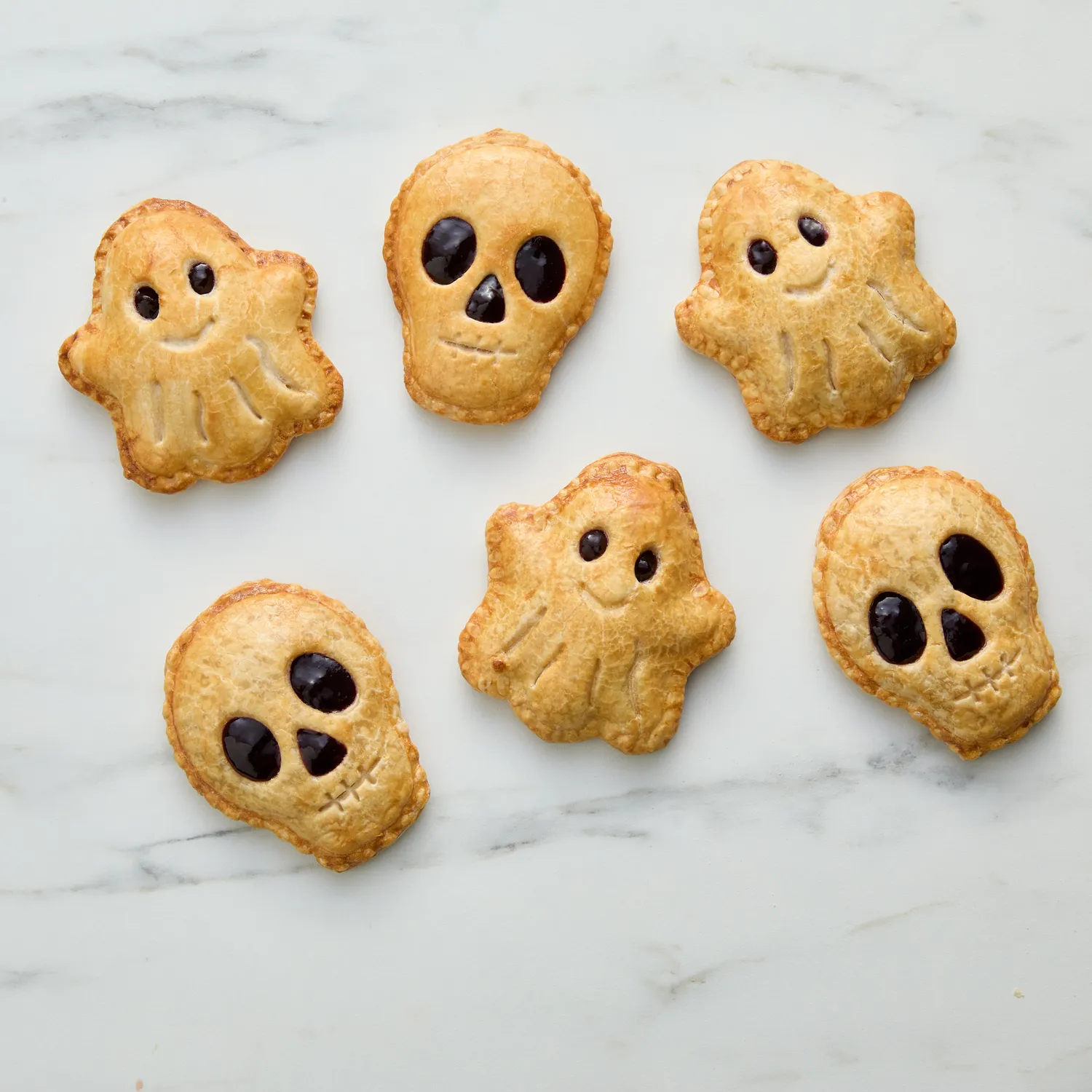 Sur la table Ghost & Skull Handpie Molds, Set of 2