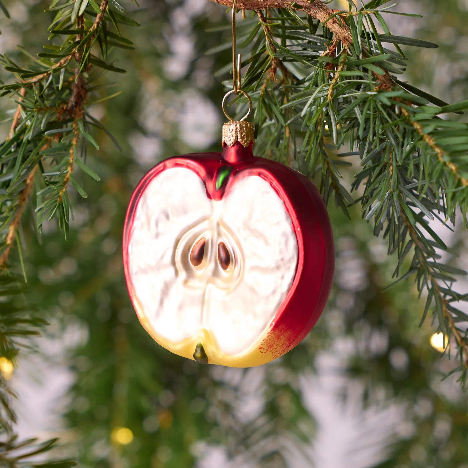 Sur la table Red Apple Ornament