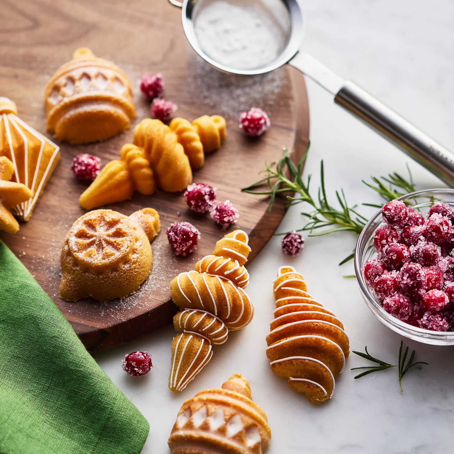Nordic Ware Ornament Cakelet Pan