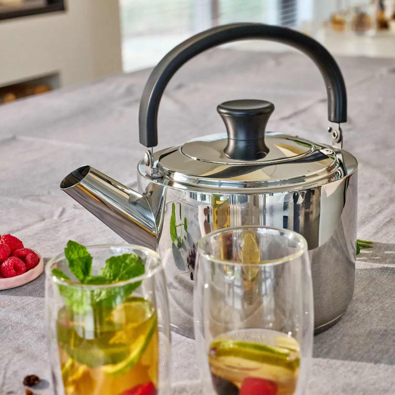 Demeyere Resto3 Stainless Steel Kettle, 4.75 qt.