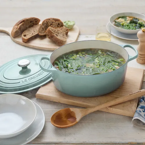 Le Creuset Signature Oval Dutch Oven, 8 qt.