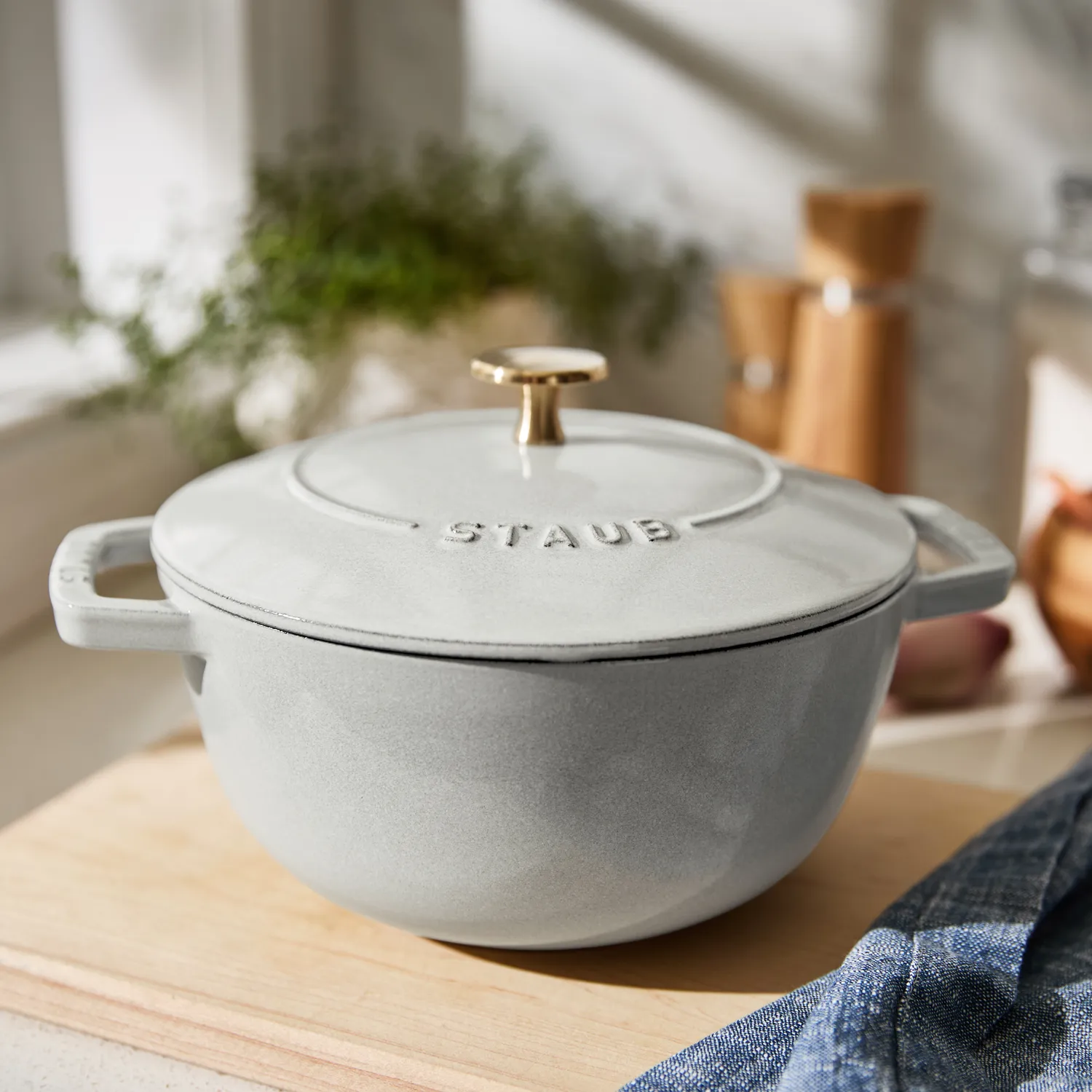 Staub Essential French Oven, 2.25 qt.