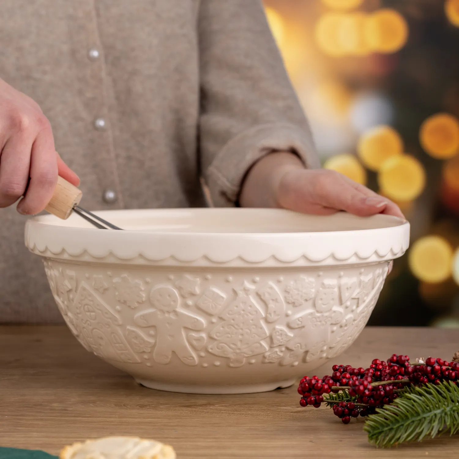 Mason Cash Gingerbread Lane Cream Mixing Bowl, 2.85 qt