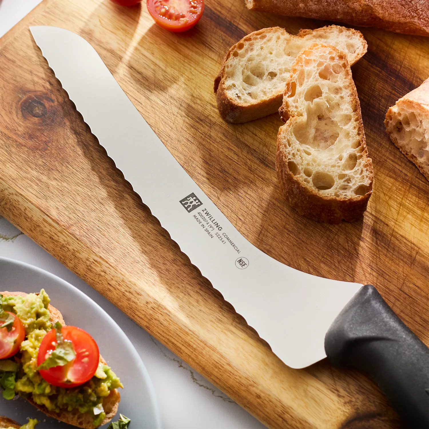 Zwilling Commercial Precision 9" Offset Bread Knife