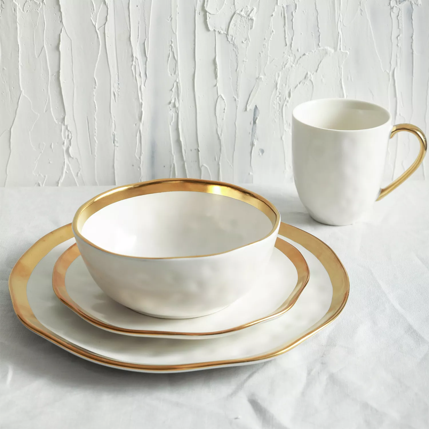 Stone Lain Florian Porcelain 16-Piece Round Dinnerware Set