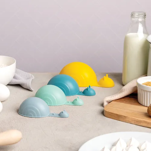 Ototo Shelly Snail Measuring Cups & Spoons Set