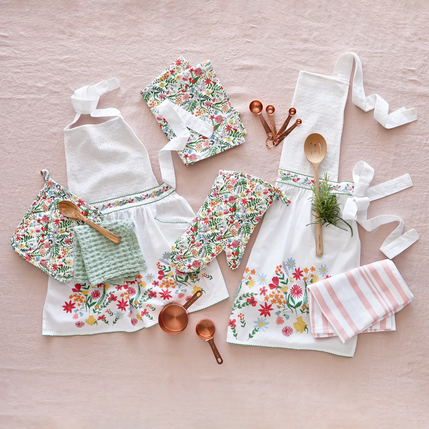 Sur La Table Fleur Pot Holder