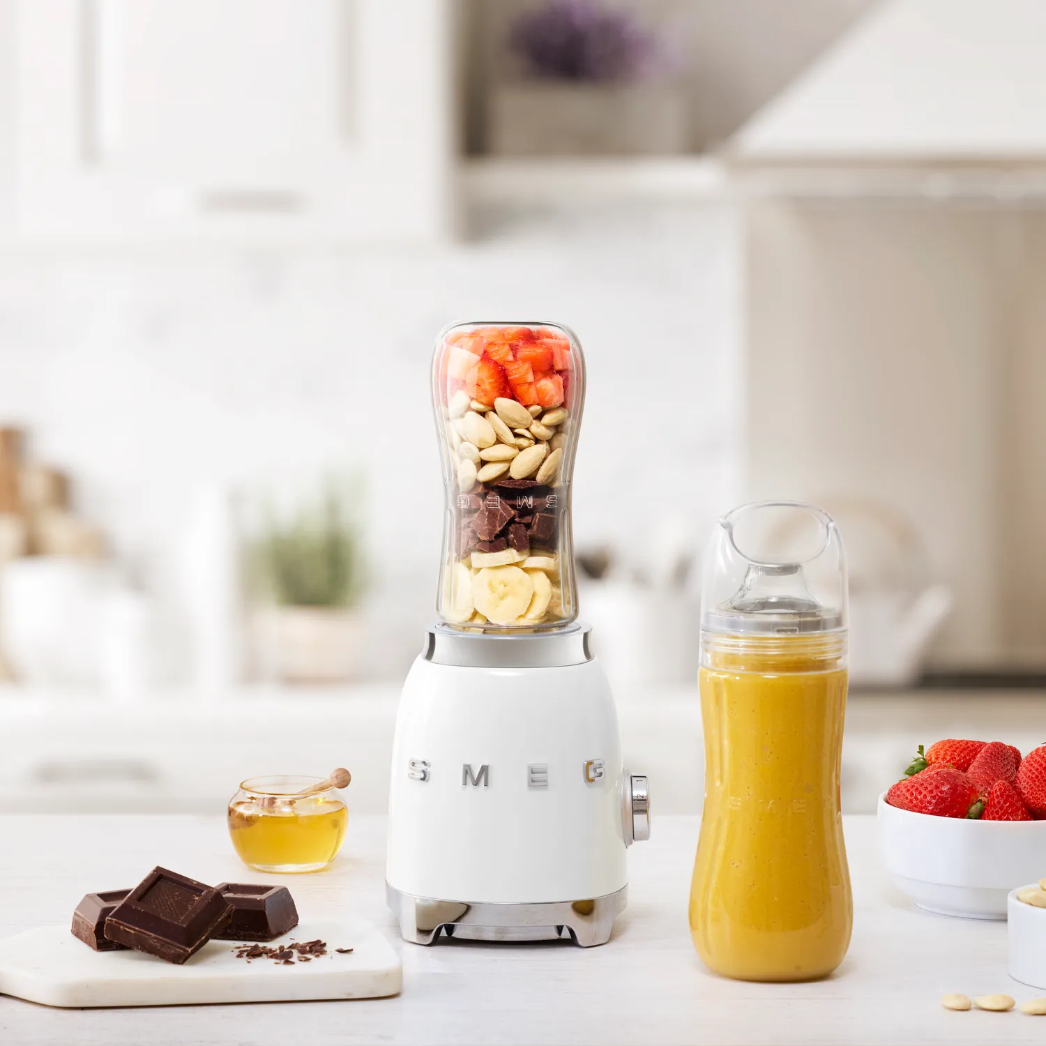 Smeg 50s Retro Style Aesthetic Personal Blender